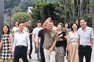 进攻盛宴！拉塞尔引领湖人下起三分雨 湖人半场轰87分领先鹈鹕13分